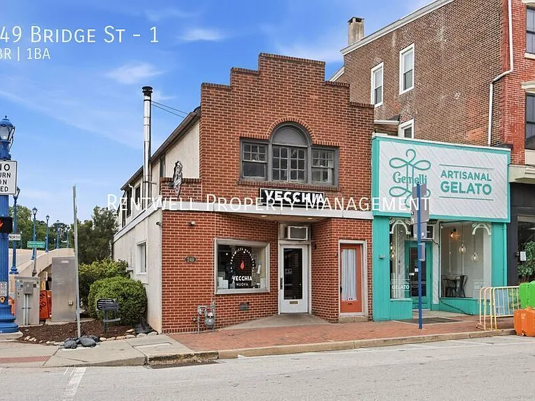 249 Bridge St #1 — Photo 16