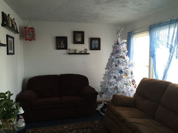 3rd image of 2118 W 5th St