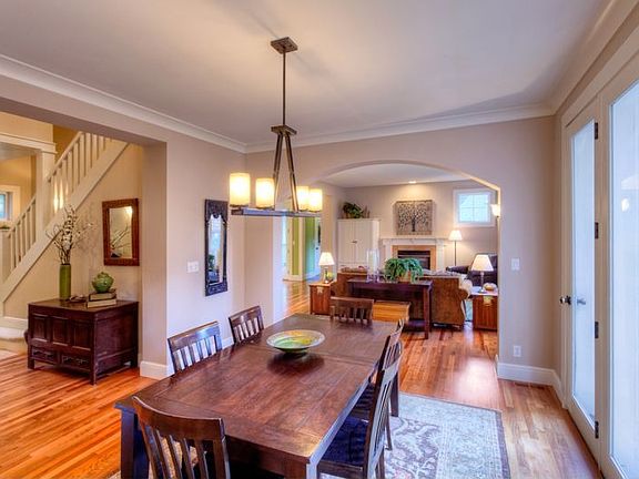 4th image of 10405 NE Puget Bluff Ln