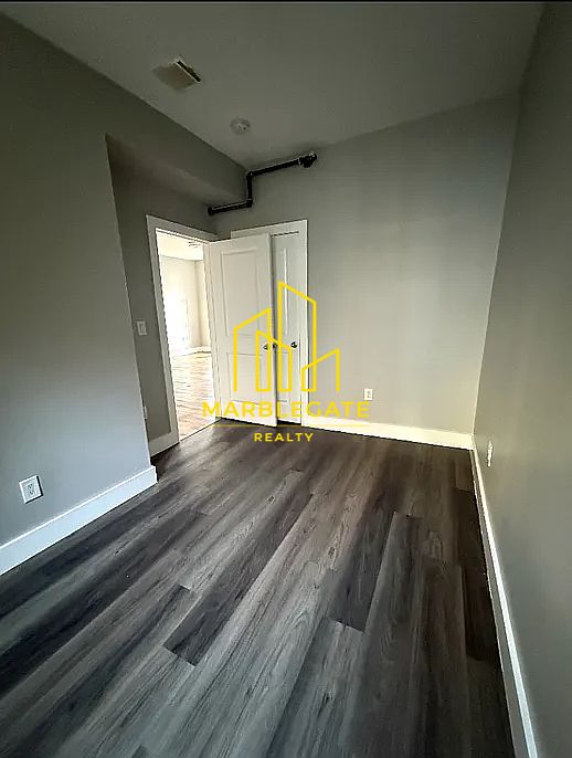 2nd image of 698 Chancellor Ave #2011
