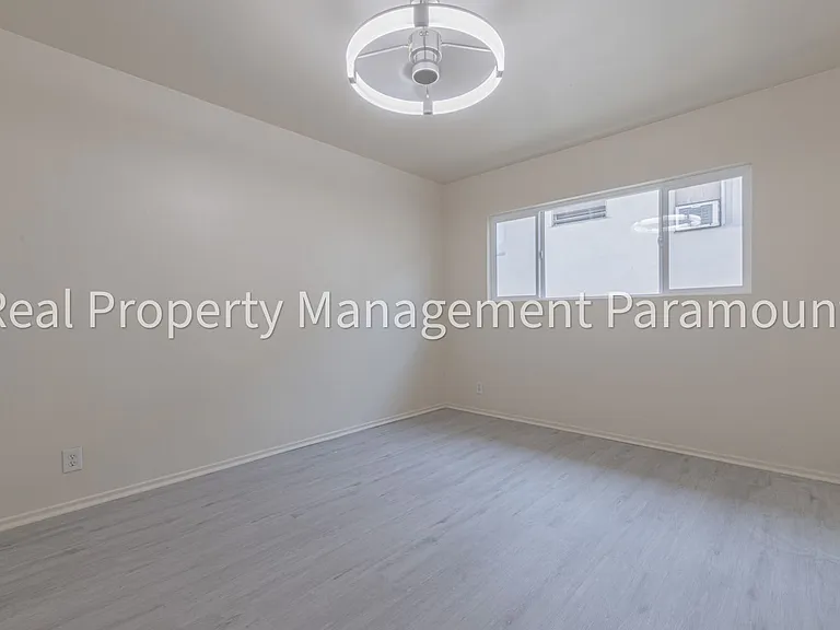 3910 Stevely Ave — Photo 11