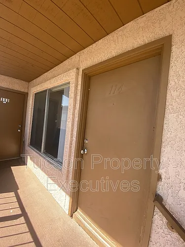 660 S Tucson Blvd Photo 1