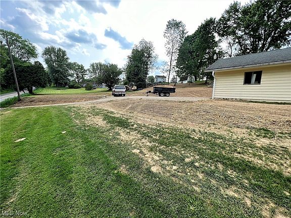 4th image of 15495 Mud Ln