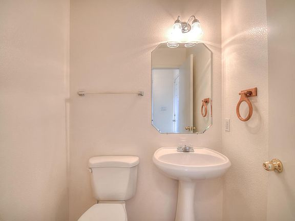 4th image of 1308 Casa Roja Pl NW