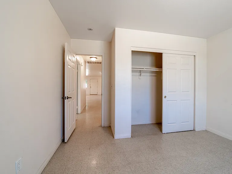 730 Pine Ave — Photo 21