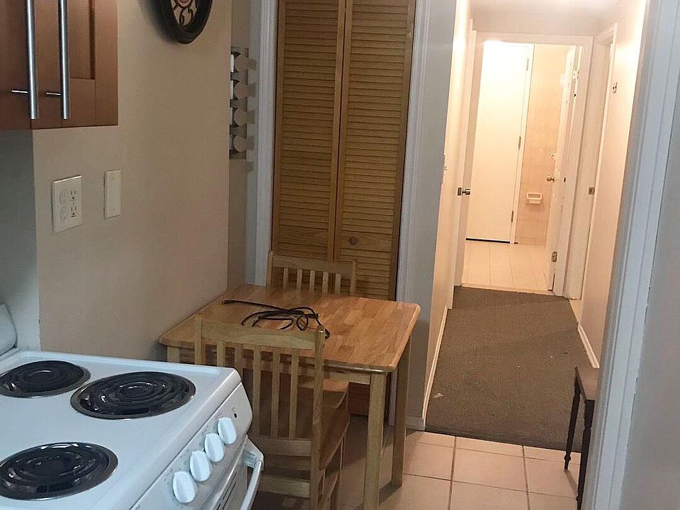 1st image of 5 Gabriel Dr