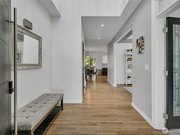 4th image of 35826 9th Avenue SW