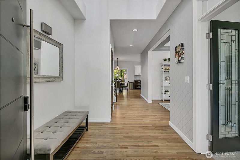 4th image of 35826 9th Avenue SW