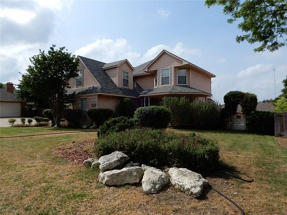 2nd image of 1526 Valerie Dr