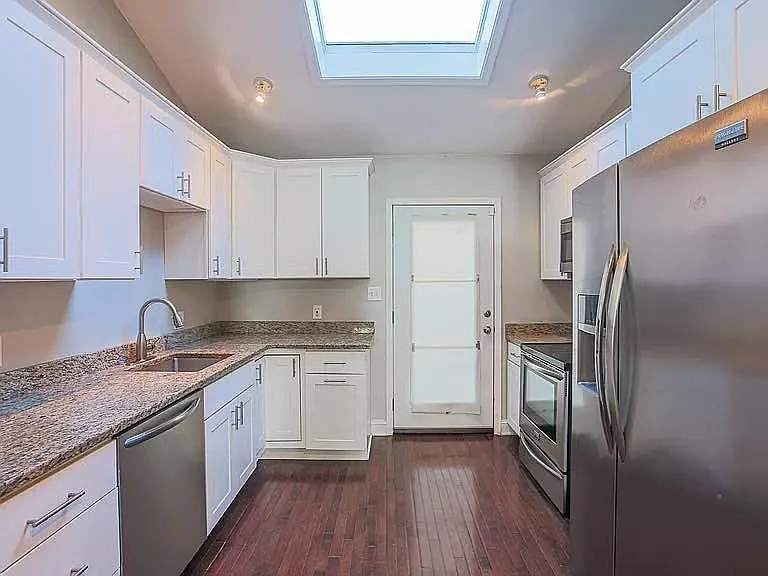 748 McHenry St — Photo 3