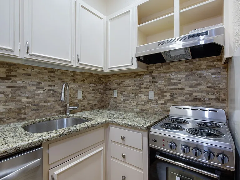 7707 Broadway St #23A — Photo 10