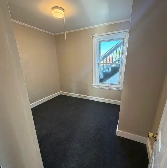 328 336 5th St Unit 1 Fall River Spacious 2 Bedroom in Corky Row Historic District! Great Location — Photo 28