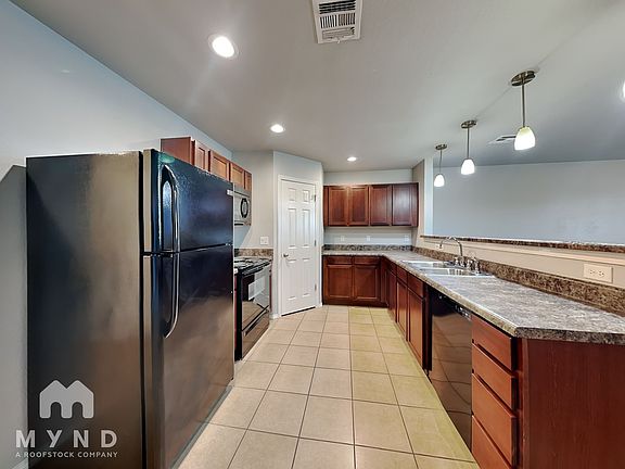 2nd image of 3515 E Fairmont St #3515