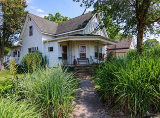401 S Spruce St, Villa Grove, IL 61956