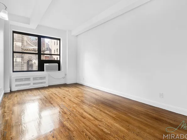 43 West 16th Street image 1 of 14