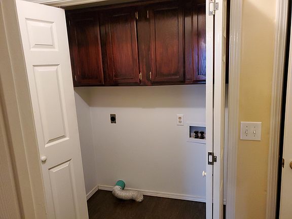 5th image of 500 Hilltop Dr