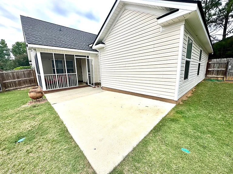 877 Tyler Woods Dr — Photo 20