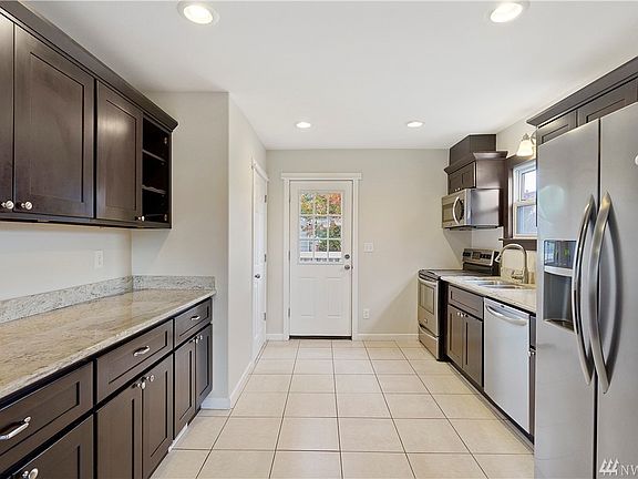 4th image of 719 7th Ave NW