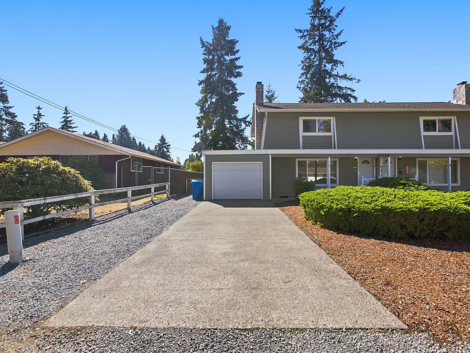 2 bed, 1.5 bath, 1056 sqft, $2,300 — Photo 1