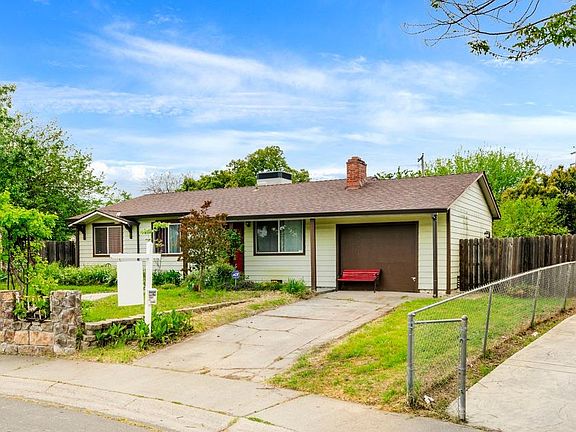 3rd image of 2542 Meadow Wood Cir