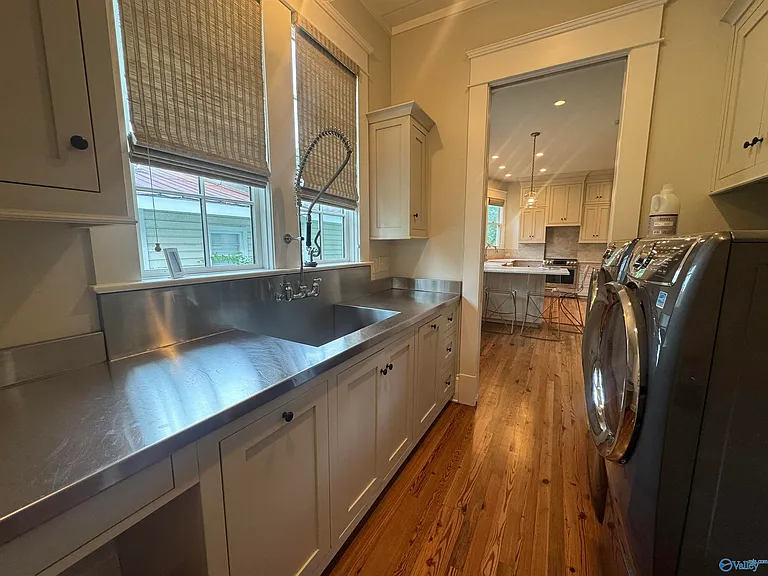 715 Clinton Ave E — Photo 10