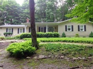 1470 Peninsula Dr, Central City, PA 15926