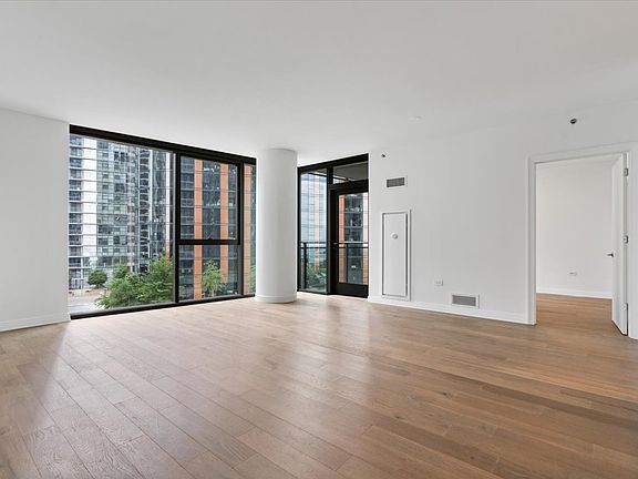 4th image of 211 N Harbor Dr #403