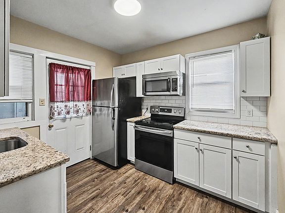 2nd image of 1614 Linden St Unit 1