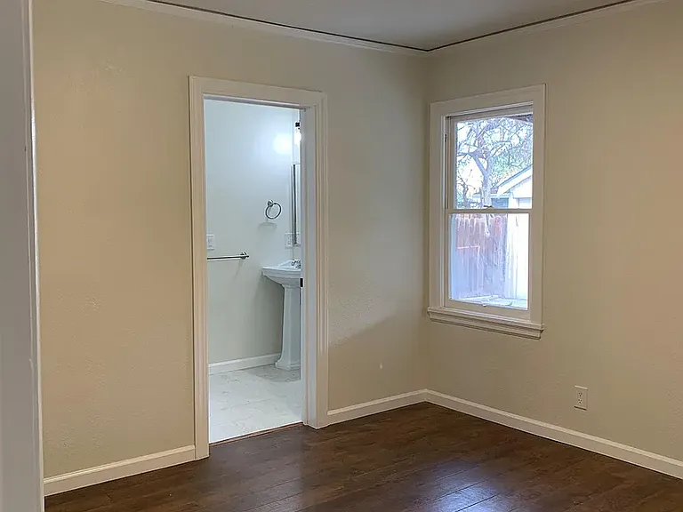 1558 Shasta Ave — Photo 4