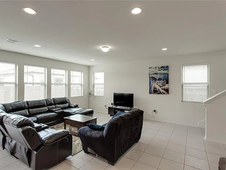 9109 Garnet Dr — Photo 16