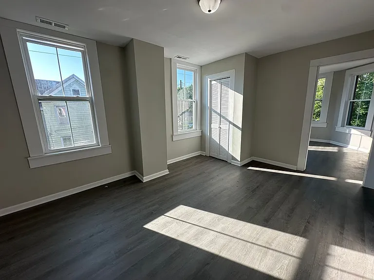 213 E Gale St — Photo 9