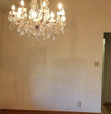 4th image of 801 N Bowie St