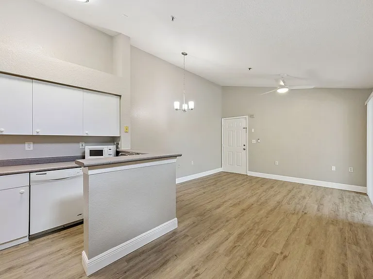 2336 Midtown Ter #935 — Photo 6
