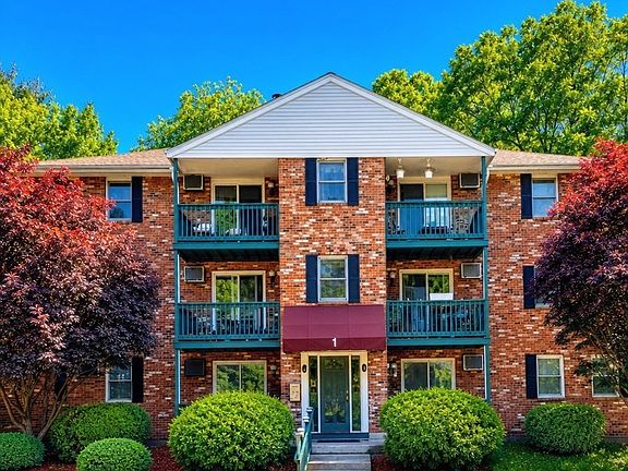 4th image of 75 Huntoon Memorial Hwy APT 1