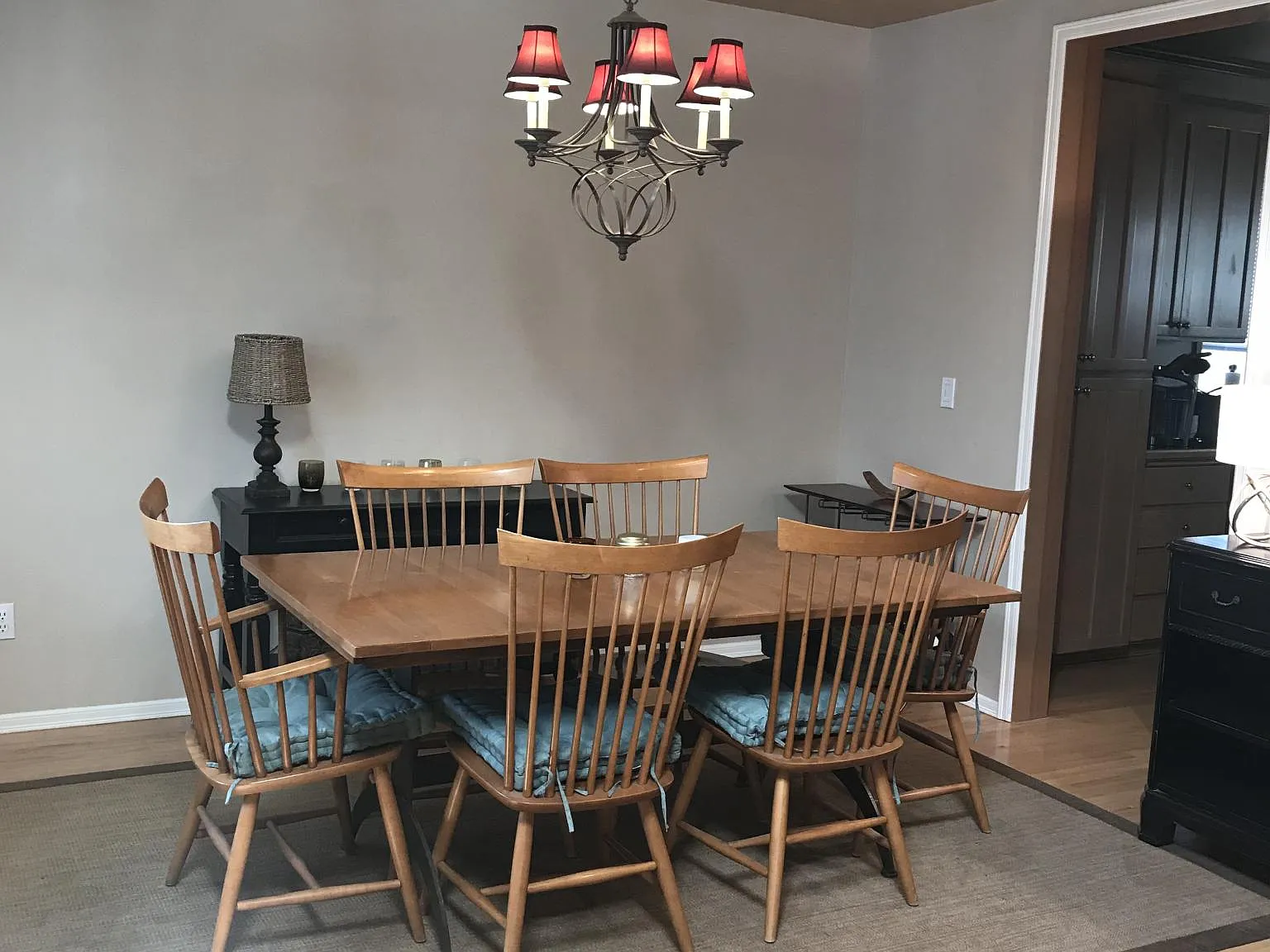 4 bed, 2.5 bath, 2560 sqft, $4,500 — Photo 4