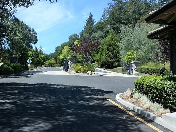 4th image of 935 Kings Canyon Ct
