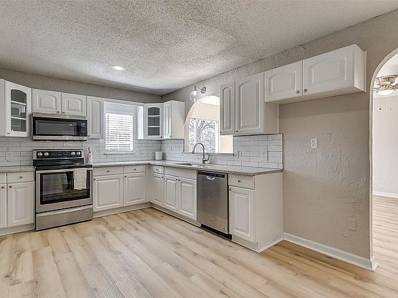 3rd image of 5616 Cherilee Ln