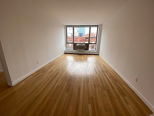 1st image of 90 Clinton St APT 4D