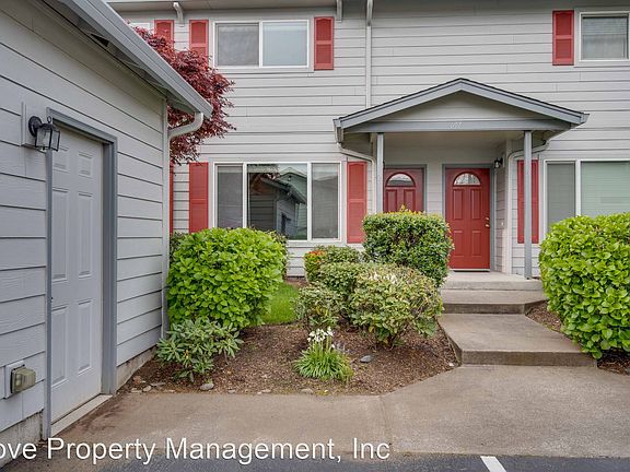 5th image of 697 32nd St Unit 2