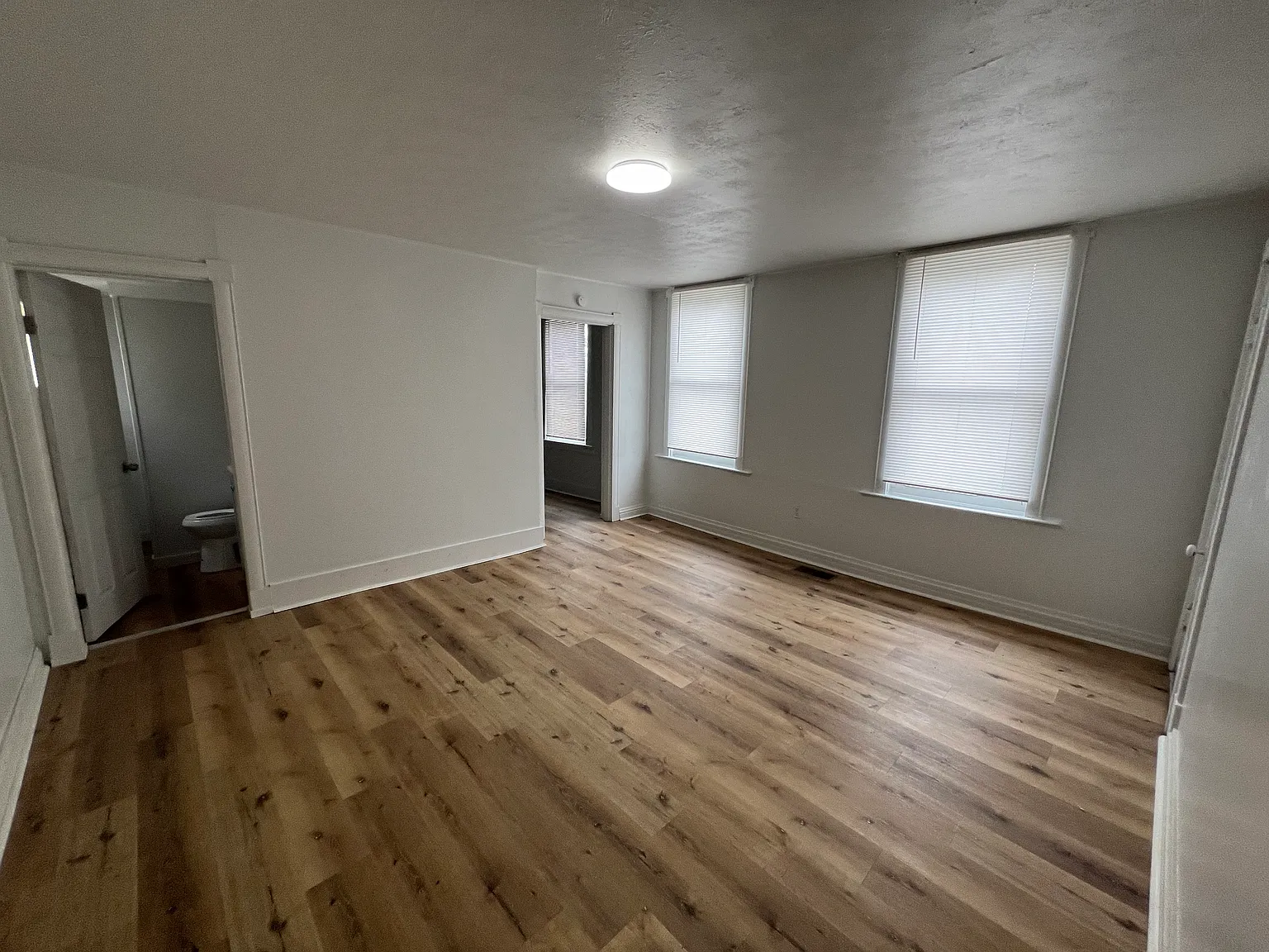 1 bed, 500 sqft, $1,000 — Photo 3