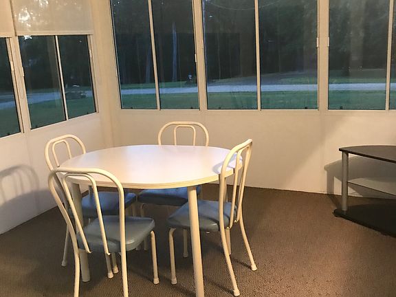 Sunroom  spacious room