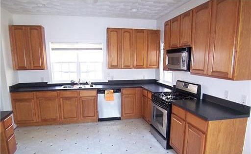 4th image of 3142 N Stonebridge Dr
