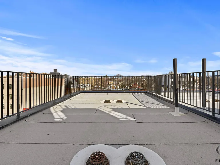 1118 Rogers Ave #3L — Photo 15