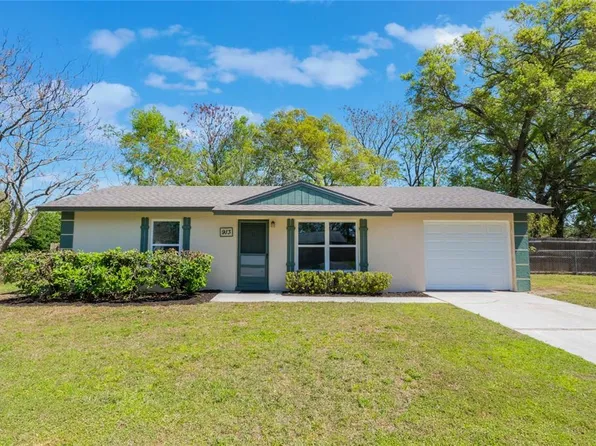 913 Jacaranda Dr, Lady Lake, FL 32159