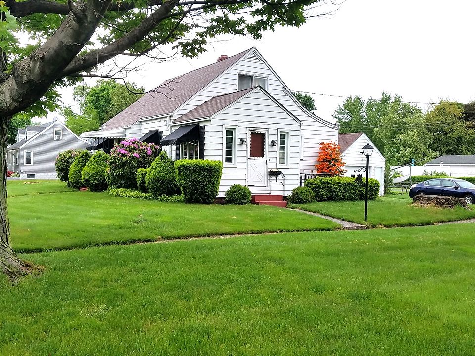 1st image of 935 Marshall Dr
