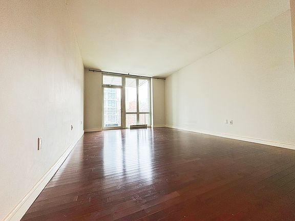 4th image of 225 E 34th St APT 15D