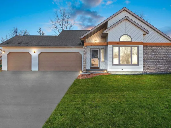 1343 Julie Ct, Neenah, WI 54956