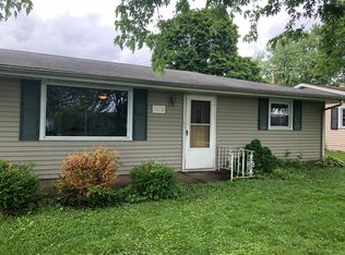 2410 12th St, Silvis, IL 61282