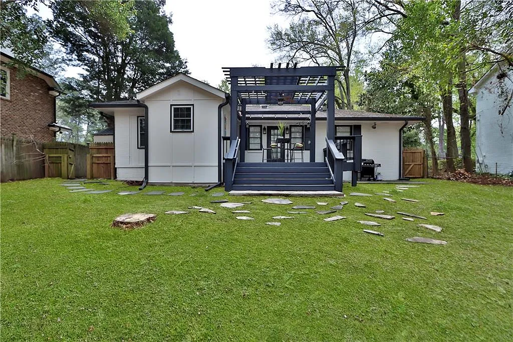 5 bed, 5.5 bath, 1837 sqft, $10,000 — Photo 4