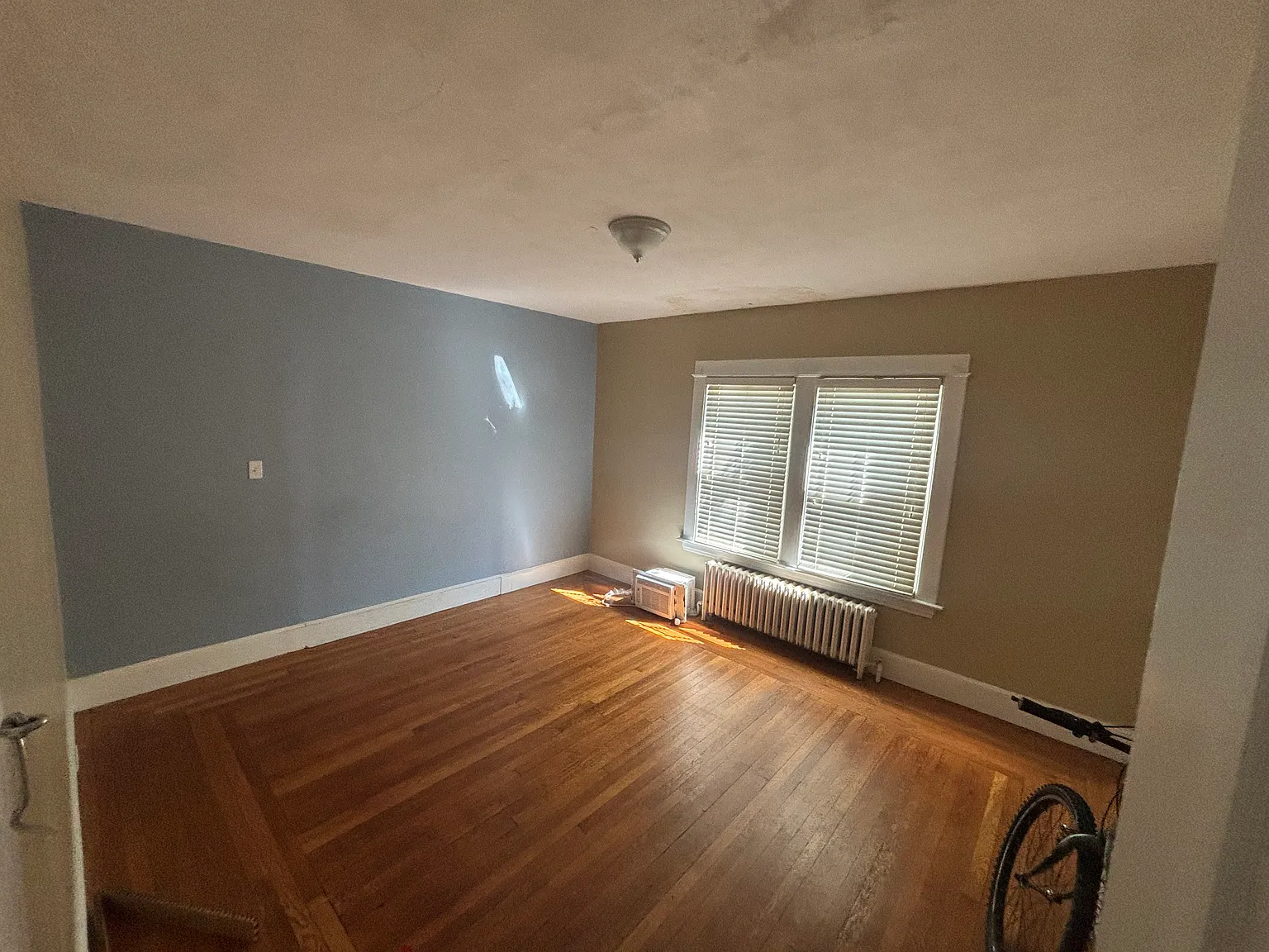 3 bed, 1500 sqft, $2,700 — Photo 1